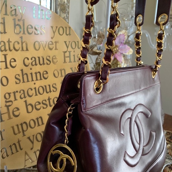 Elegant Burgundy Leather Handbag - Picture 1 of 8